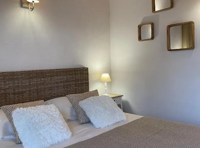 L'alivetu, D'hotes Bastelicaccia