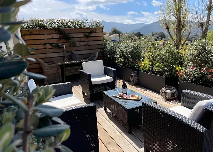 Konukevi L'alivetu, D'hotes